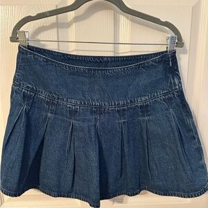 American Eagle Outfitters Denim Pleated Mini Skirt / Skort with liner, Size 4